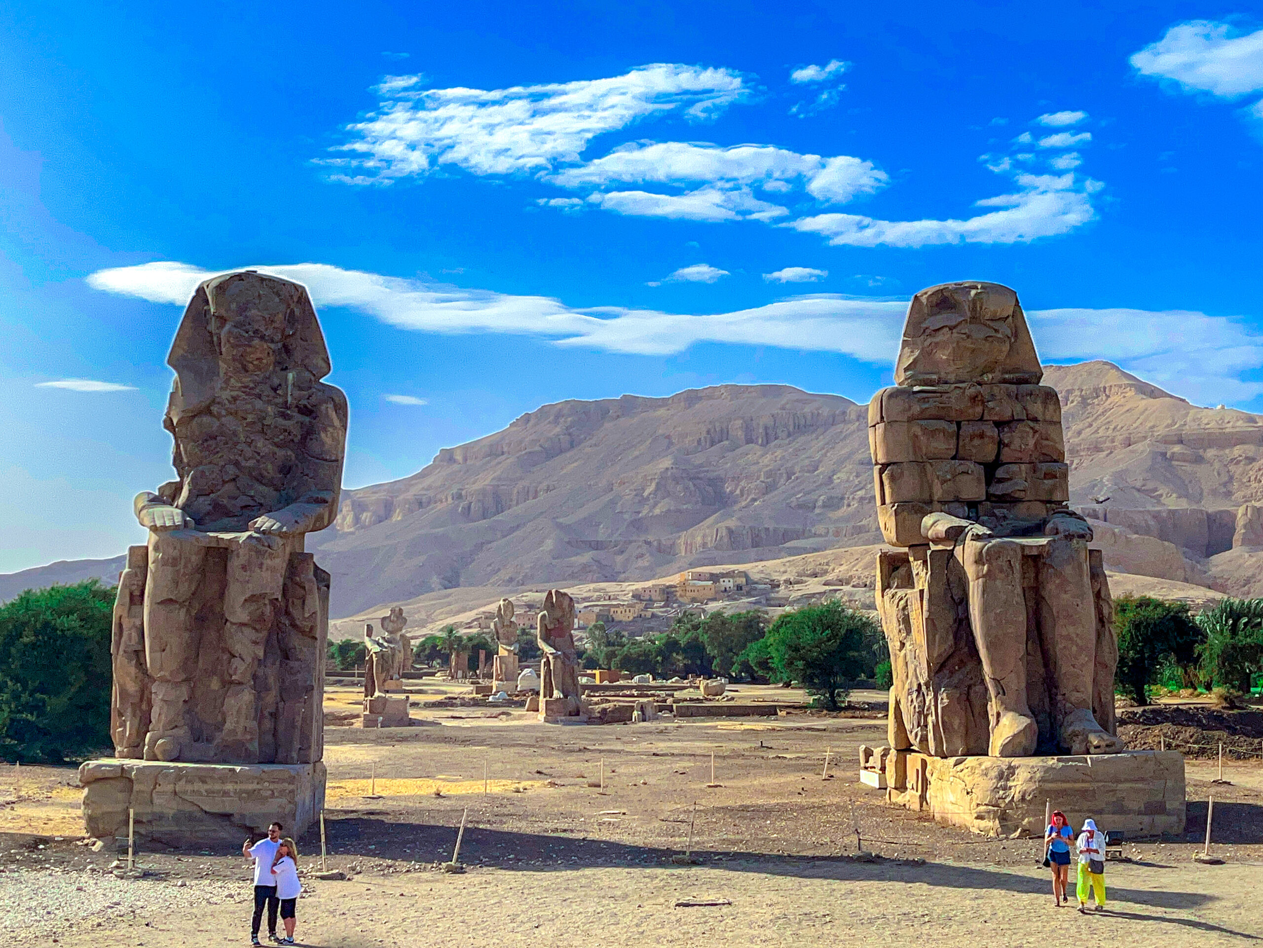 Memnon statues